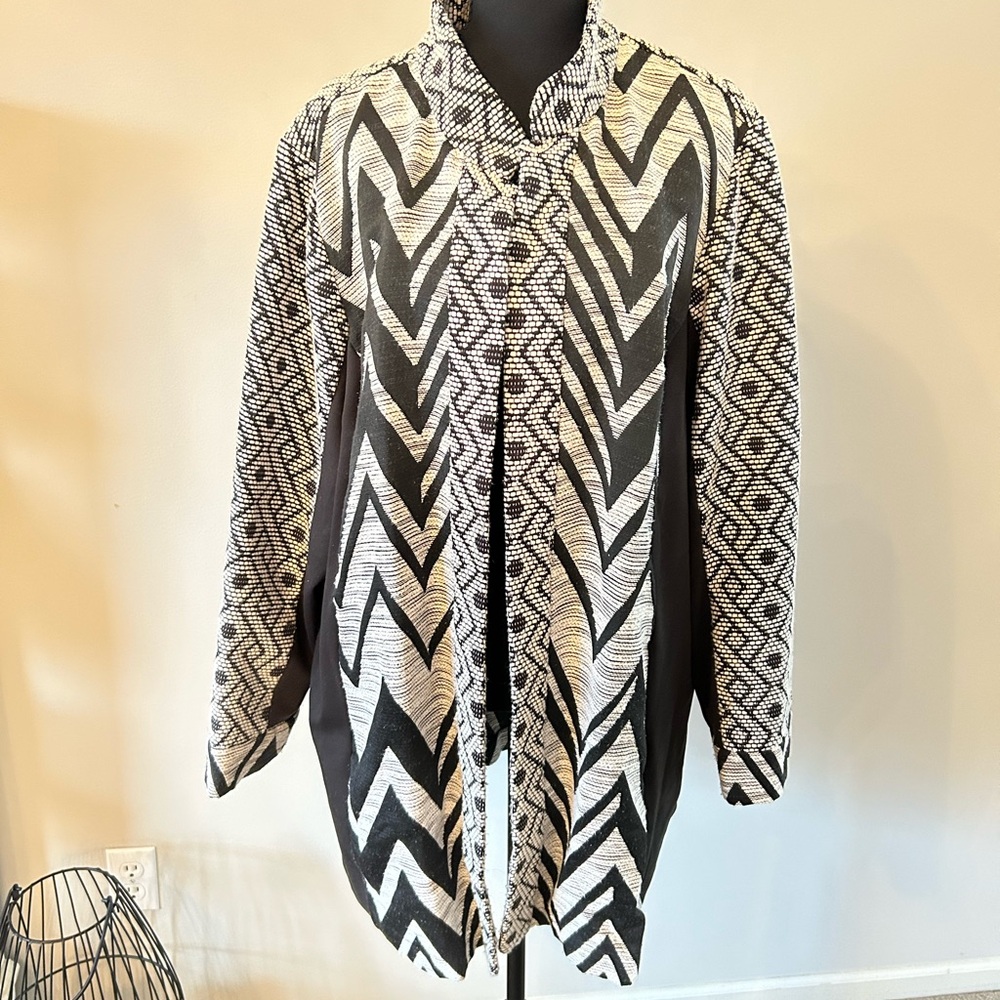 CJ Banks Black & White Chevron-Print Women's Blazer Jacket
